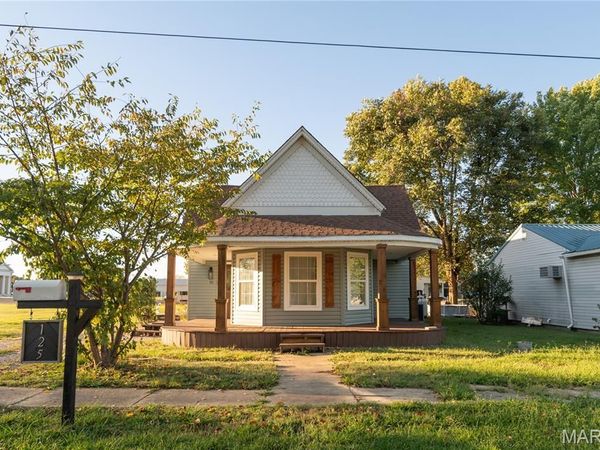 125 W Saint Francis Street, Dexter, MO 63841