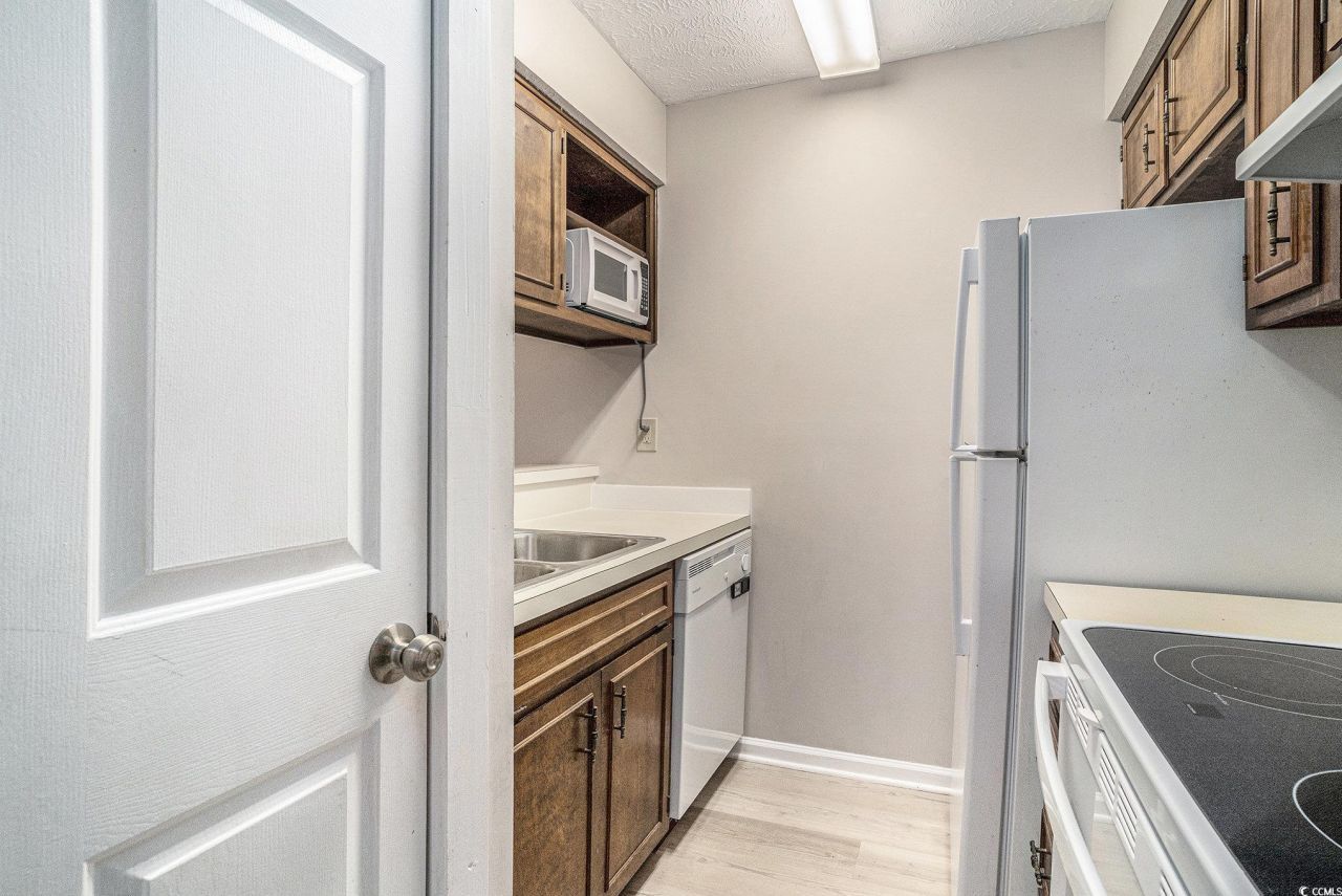 4715 Cobblestone Dr. Photo 9