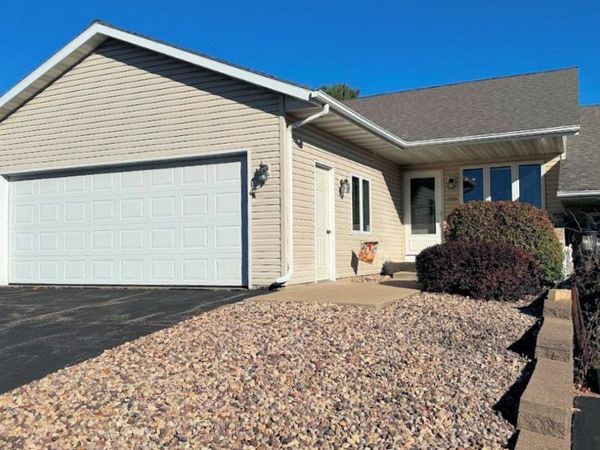 1559 N Dewey Avenue, Reedsburg, WI 53959