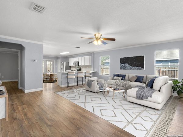 8119 Running Hollow, Selma, TX 78154