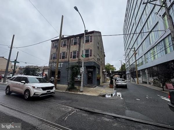 325 N 12TH STREET, PHILADELPHIA, PA 19107