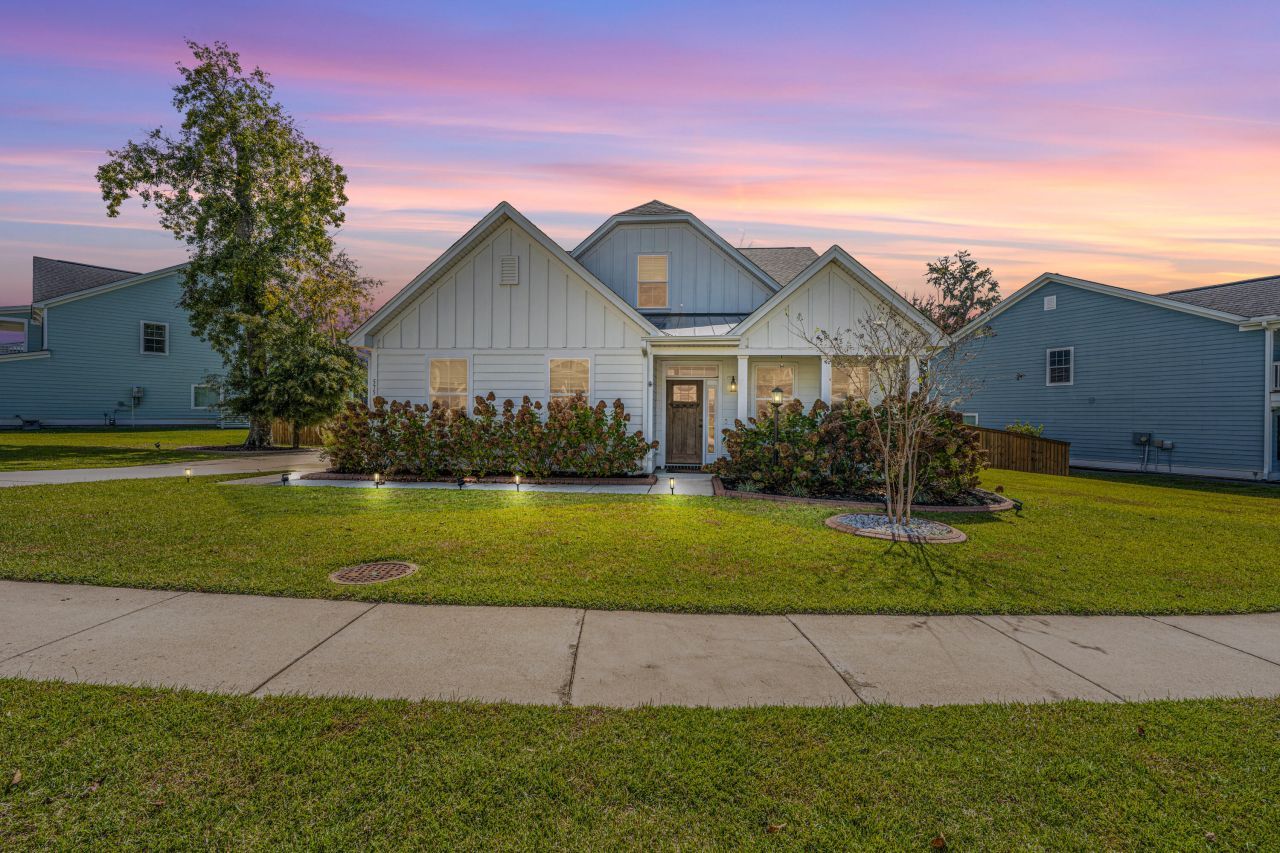 575 Pendleton Drive Moncks Corner, SC 29461