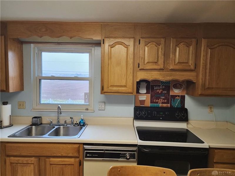 802 Nordhoff Farm Drive, Union, OH 45322 Photo 6