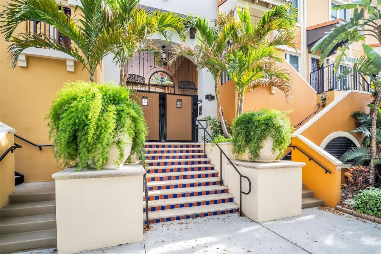 200 4th Avenue S, Unit 324, Saint Petersburg, FL 33701 Main Photo