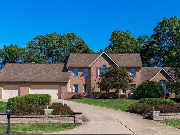 125 Summerwood Circle, Zanesville, OH 43701