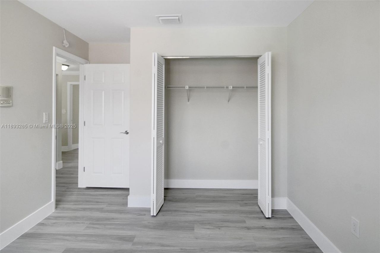 8416 NW 201st St, Miami, FL 33015 Photo