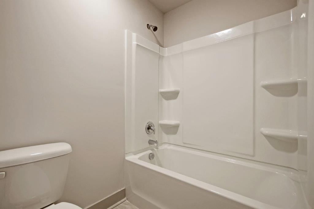 225 Creek Pointe Drive Photo 10