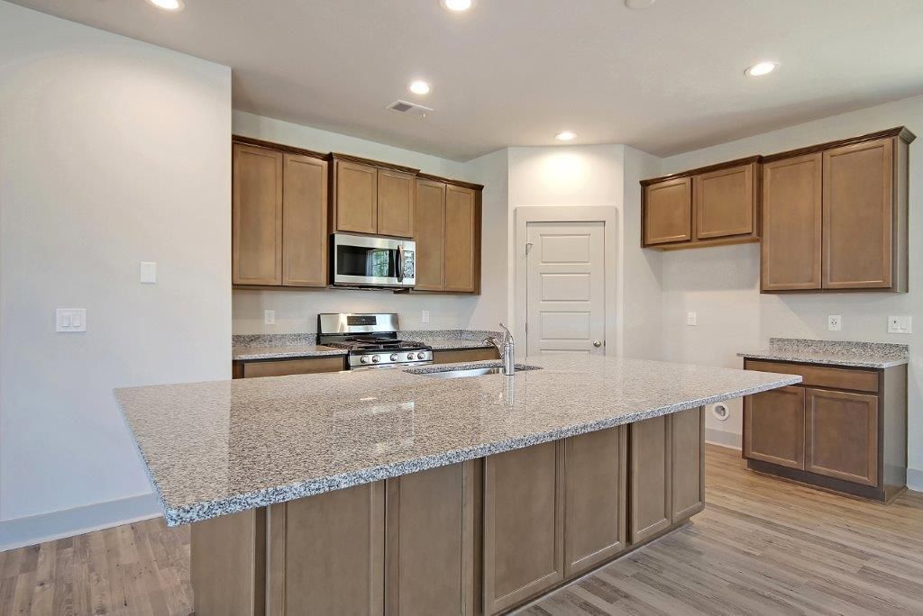 225 Creek Pointe Drive Photo 17