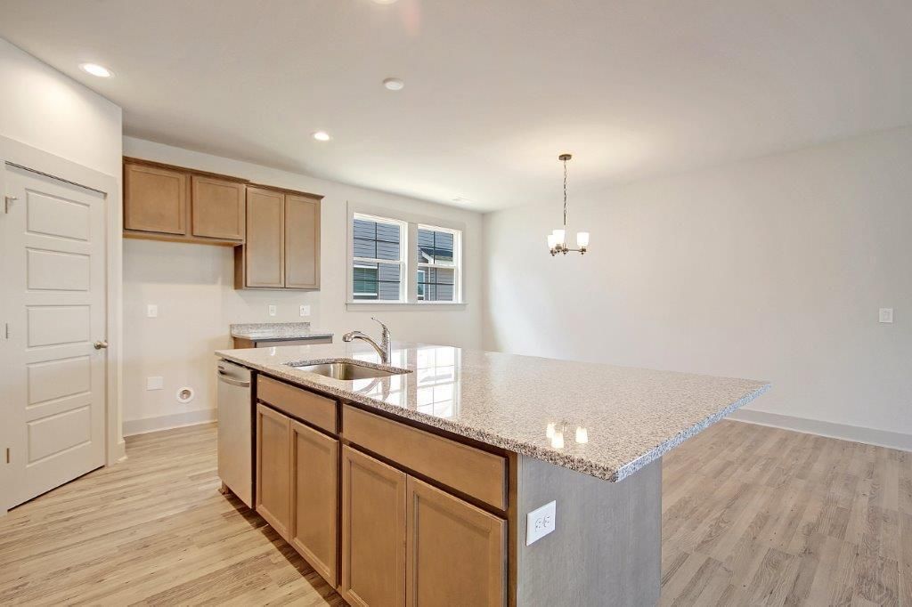 225 Creek Pointe Drive Photo 20