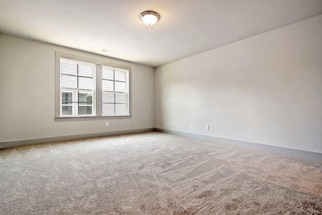 225 Creek Pointe Drive Photo 23