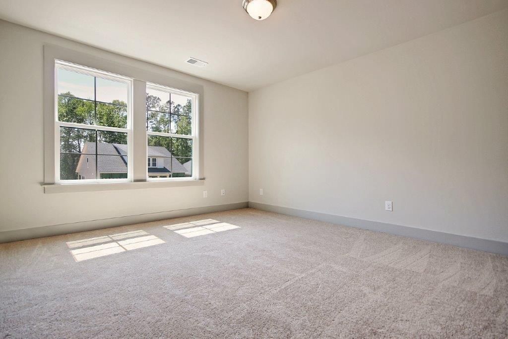 225 Creek Pointe Drive Photo 25