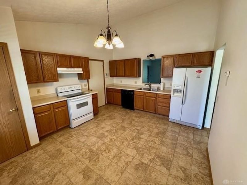 1470 Oldham Drive, Springfield, OH 45503 Photo 4