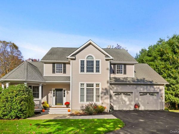 4 Mane Way, Pawling, NY 12564