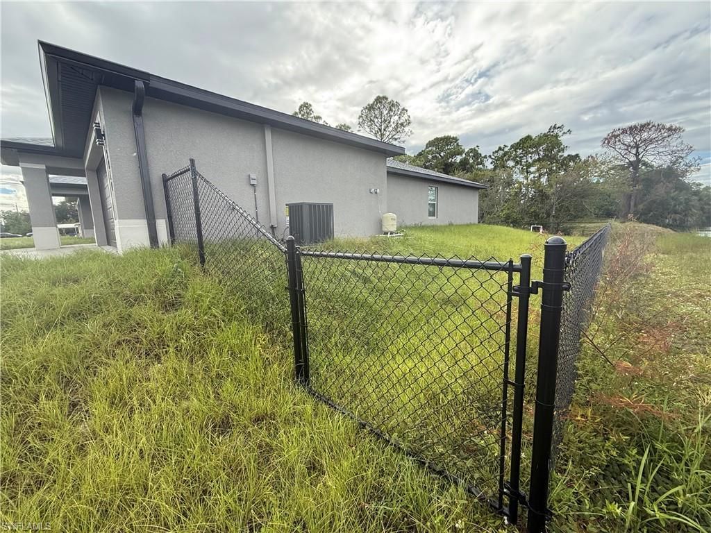 2810/2812 Martin Ave S, Lehigh Acres, FL 33973 Photo