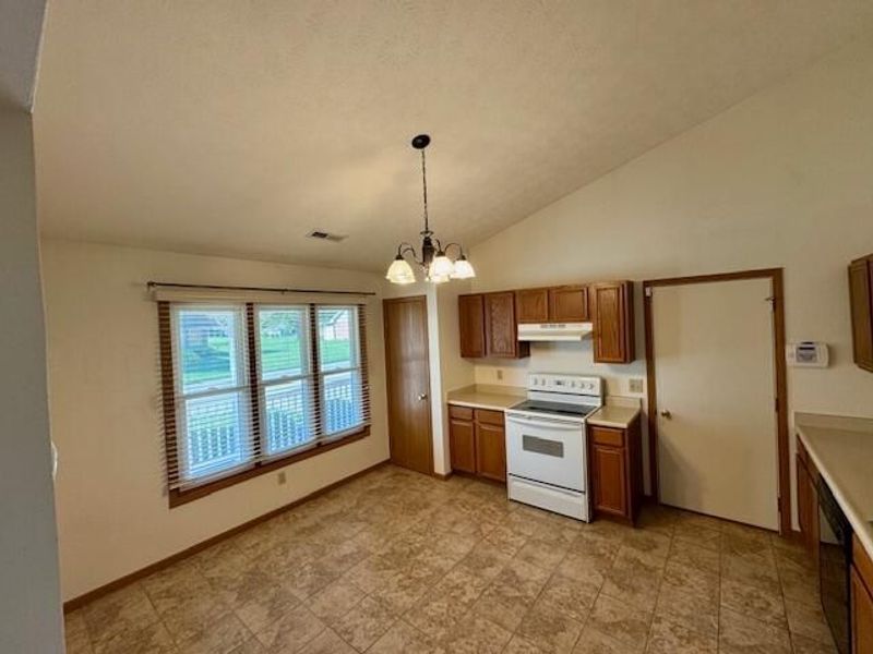 1470 Oldham Drive, Unit 12, Springfield, OH 45503 Photo 5