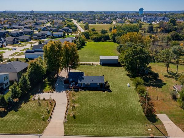 8580 Ashworth Road, West Des Moines, IA 50266