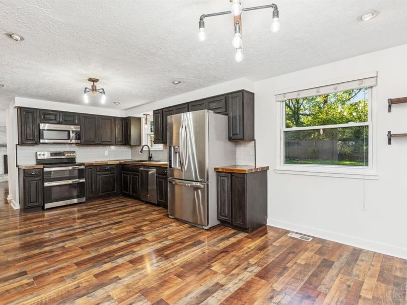 4254 Fox Hollow Drive, Blue Ash, OH 45241 Photo 15