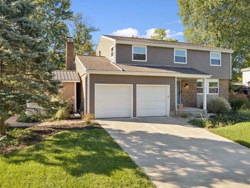 4254 Fox Hollow Drive, Blue Ash, OH 45241 Photo 2