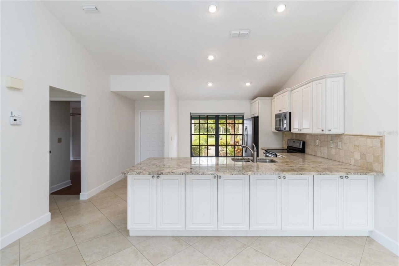 6085 Clubside Drive, Sarasota, FL 34243 Photo