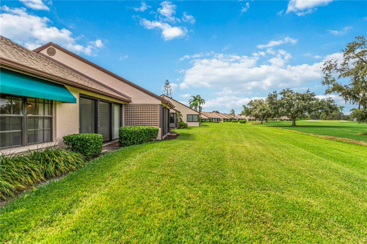 6085 Clubside Drive, Sarasota, FL 34243 Photo