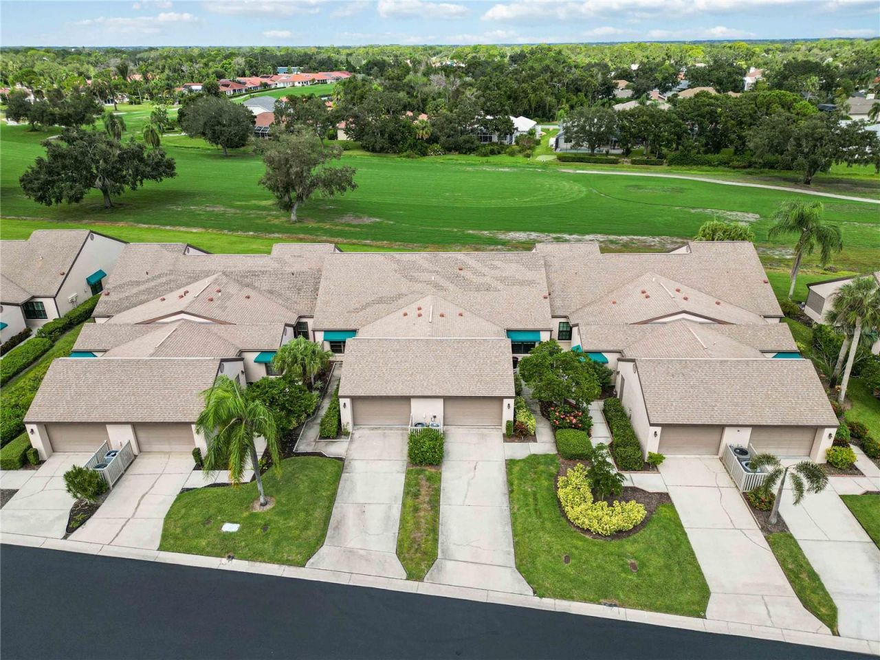 6085 Clubside Drive, Sarasota, FL 34243 Photo