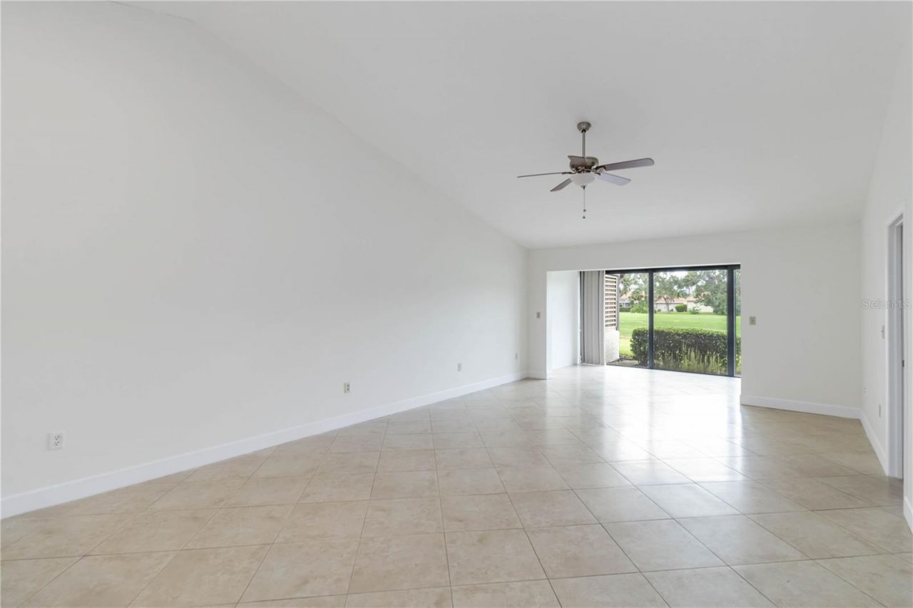 6085 Clubside Drive, Sarasota, FL 34243 Photo