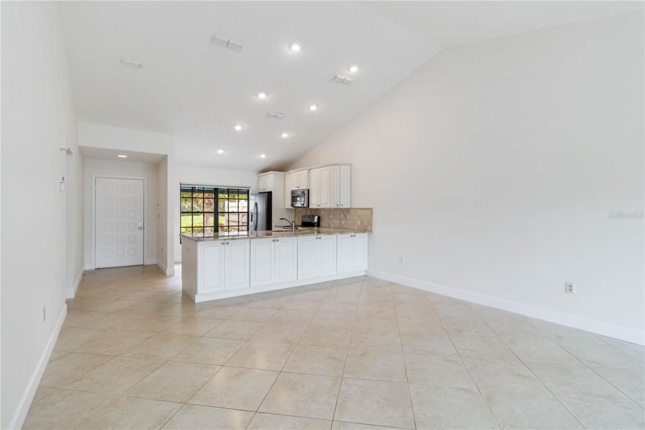 6085 Clubside Drive, Sarasota, FL 34243 Photo