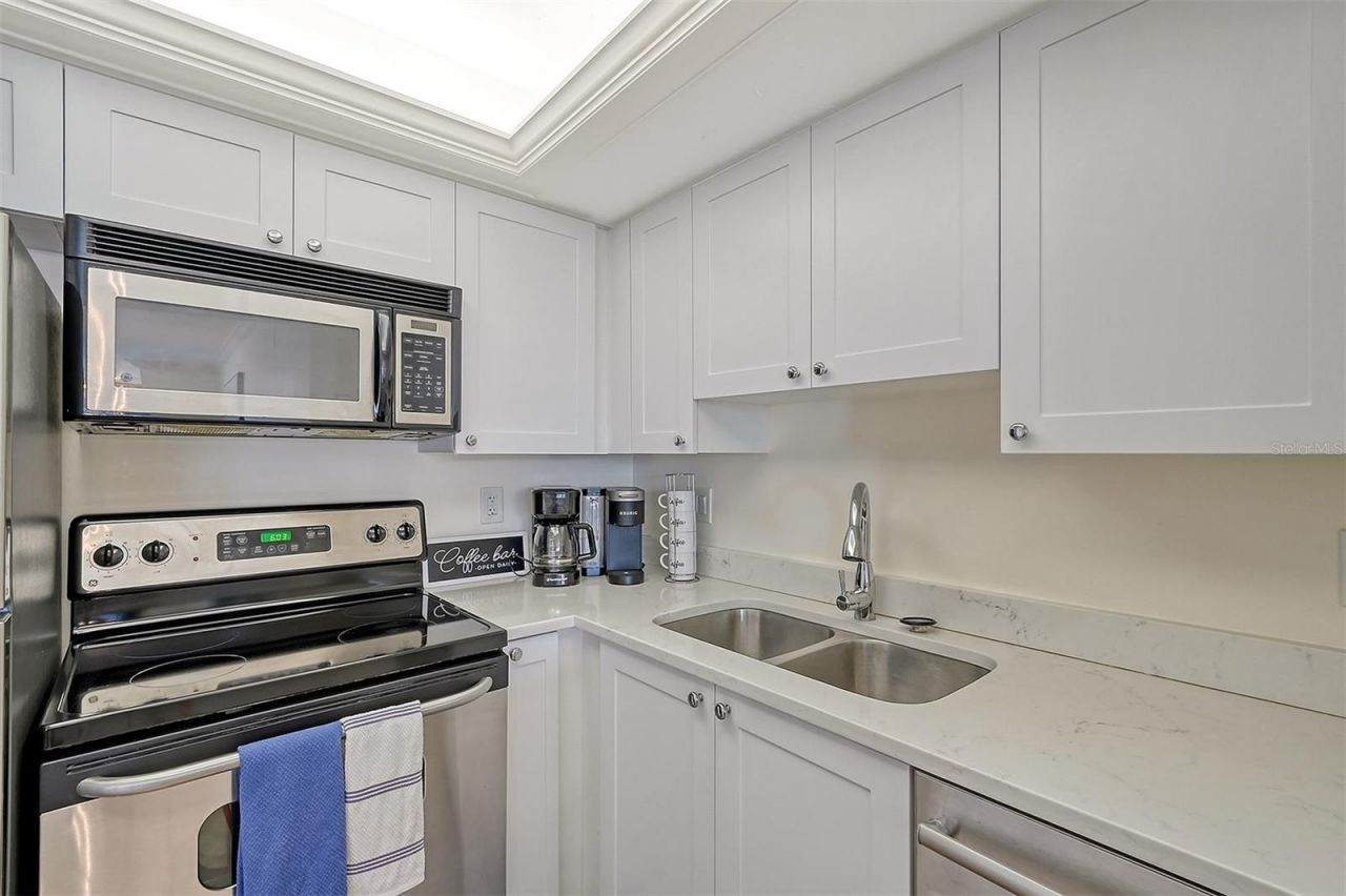 8710 Midnight Pass Road, Unit 405, Sarasota, FL 34242 Photo