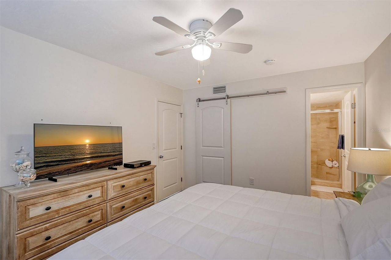 8710 Midnight Pass Road, Unit 405, Sarasota, FL 34242 Photo