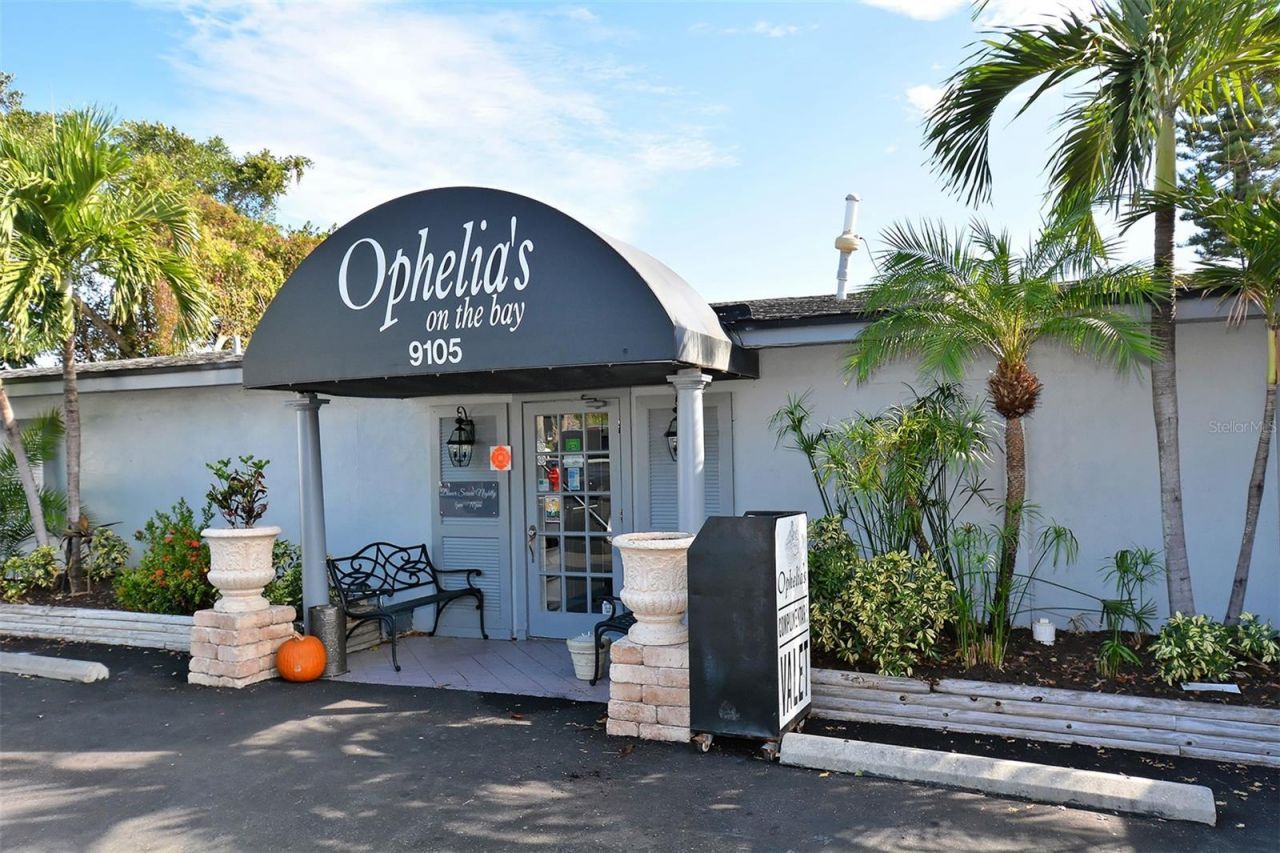 8710 Midnight Pass Road, Unit 405, Sarasota, FL 34242 Photo