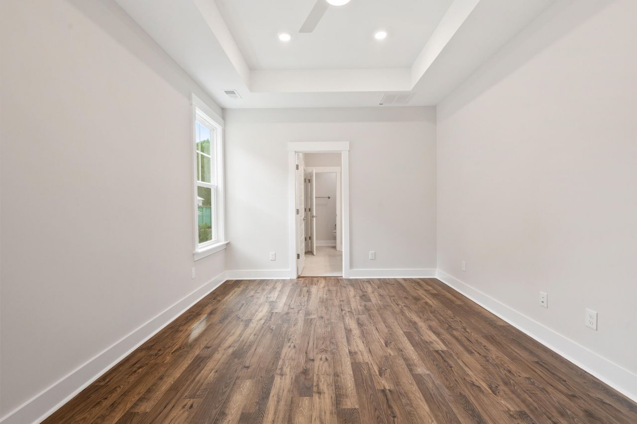 227 Creek Pointe Drive Photo 11