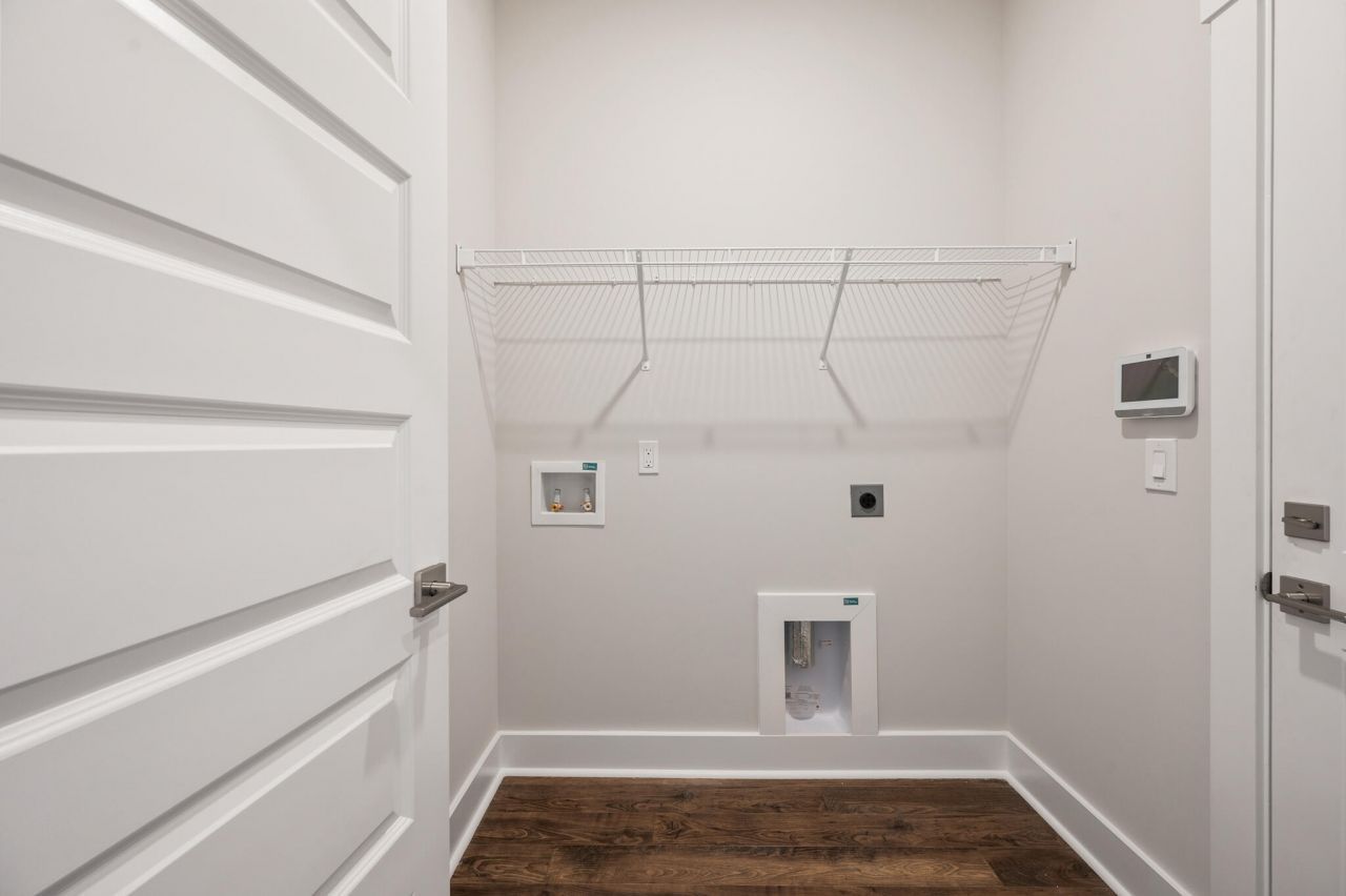 227 Creek Pointe Drive Photo 6