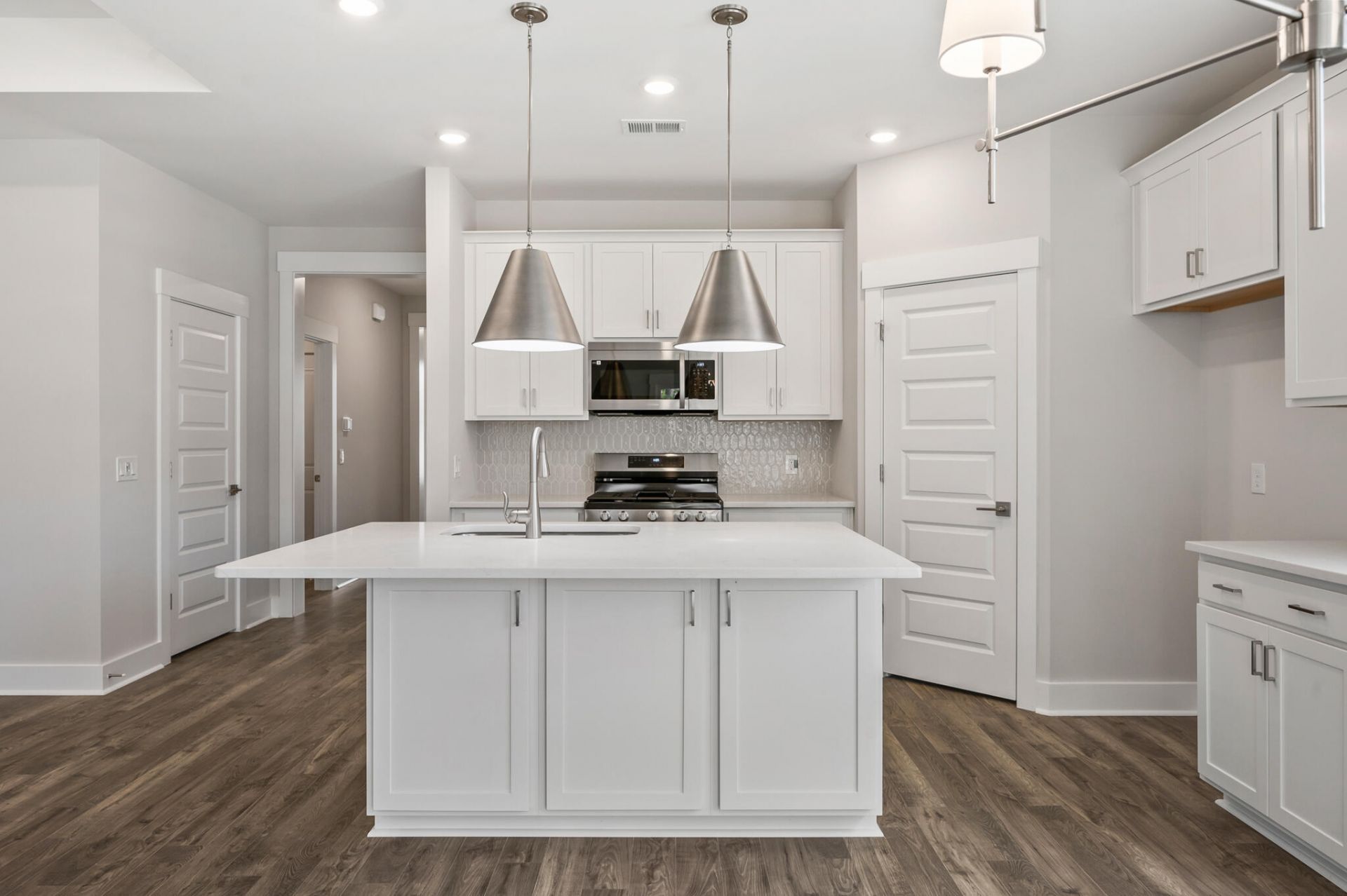 227 Creek Pointe Drive Photo 8