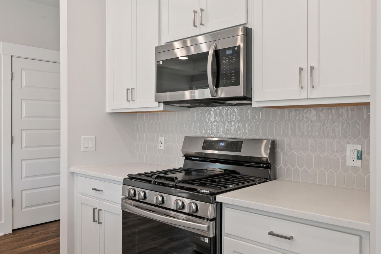 227 Creek Pointe Drive Photo 8