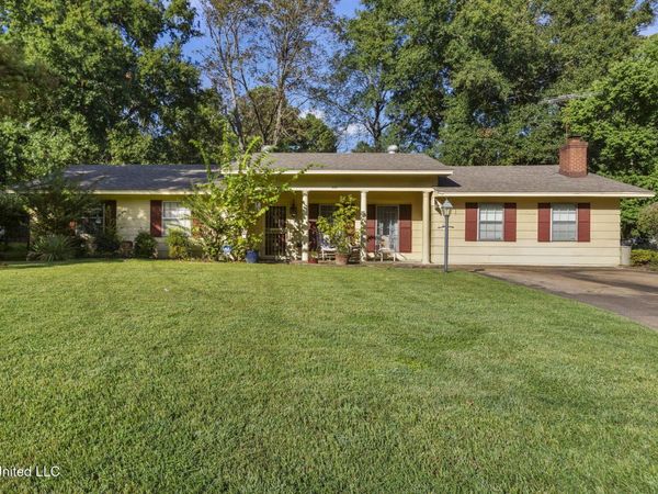 220 Beechcrest Drive, Jackson, MS 39211