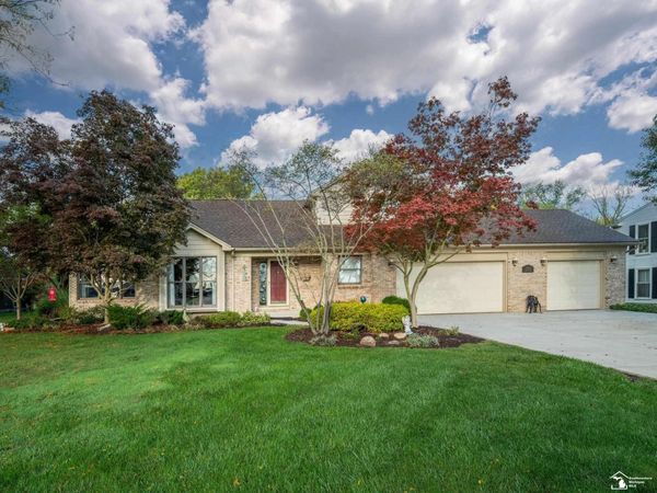 17624 Parke Lane Lane, Grosse Ile, MI 48138