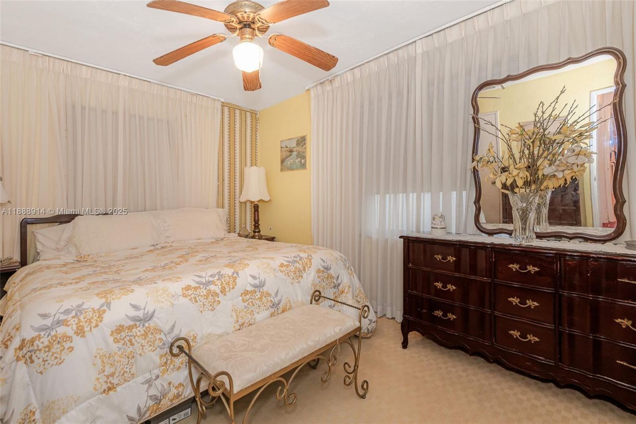 1083 NW 74th St, Miami, FL 33150 Photo