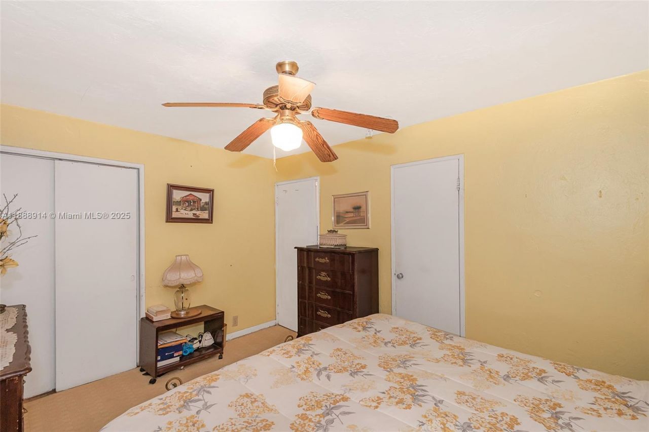 1083 NW 74th St, Miami, FL 33150 Photo