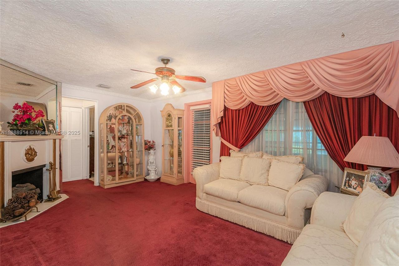 1083 NW 74th St, Miami, FL 33150 Photo