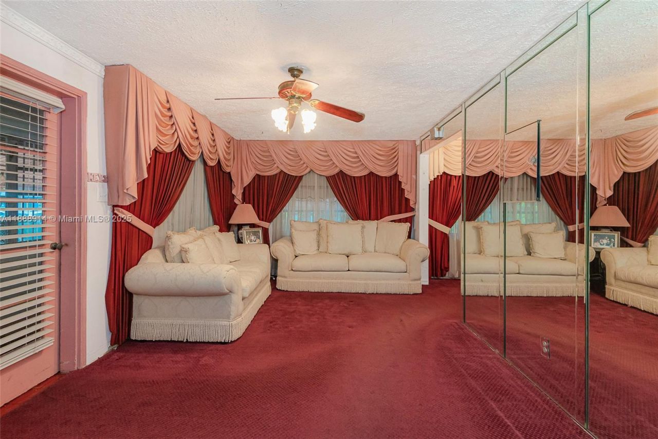 1083 NW 74th St, Miami, FL 33150 Photo