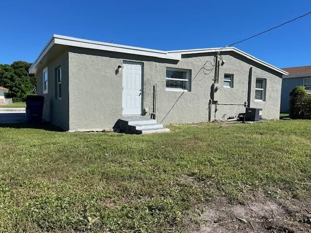 1373 W 30th Street, Riviera Beach, FL 33404 Photo