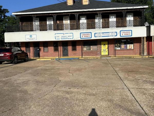 1214 University Boulevard, Jackson, MS 39204