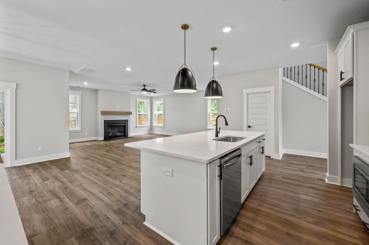 229 Creek Pointe Drive Photo 15