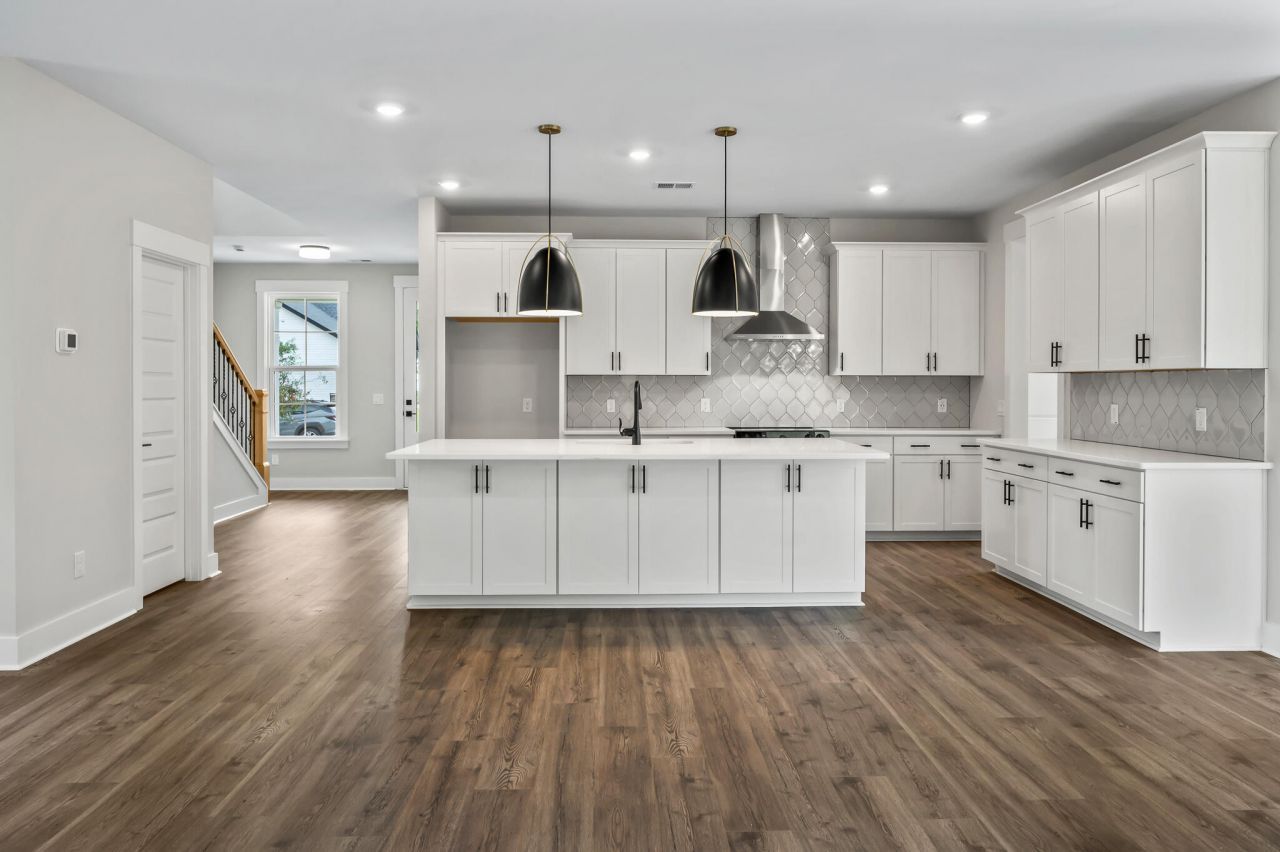 229 Creek Pointe Drive Photo 16