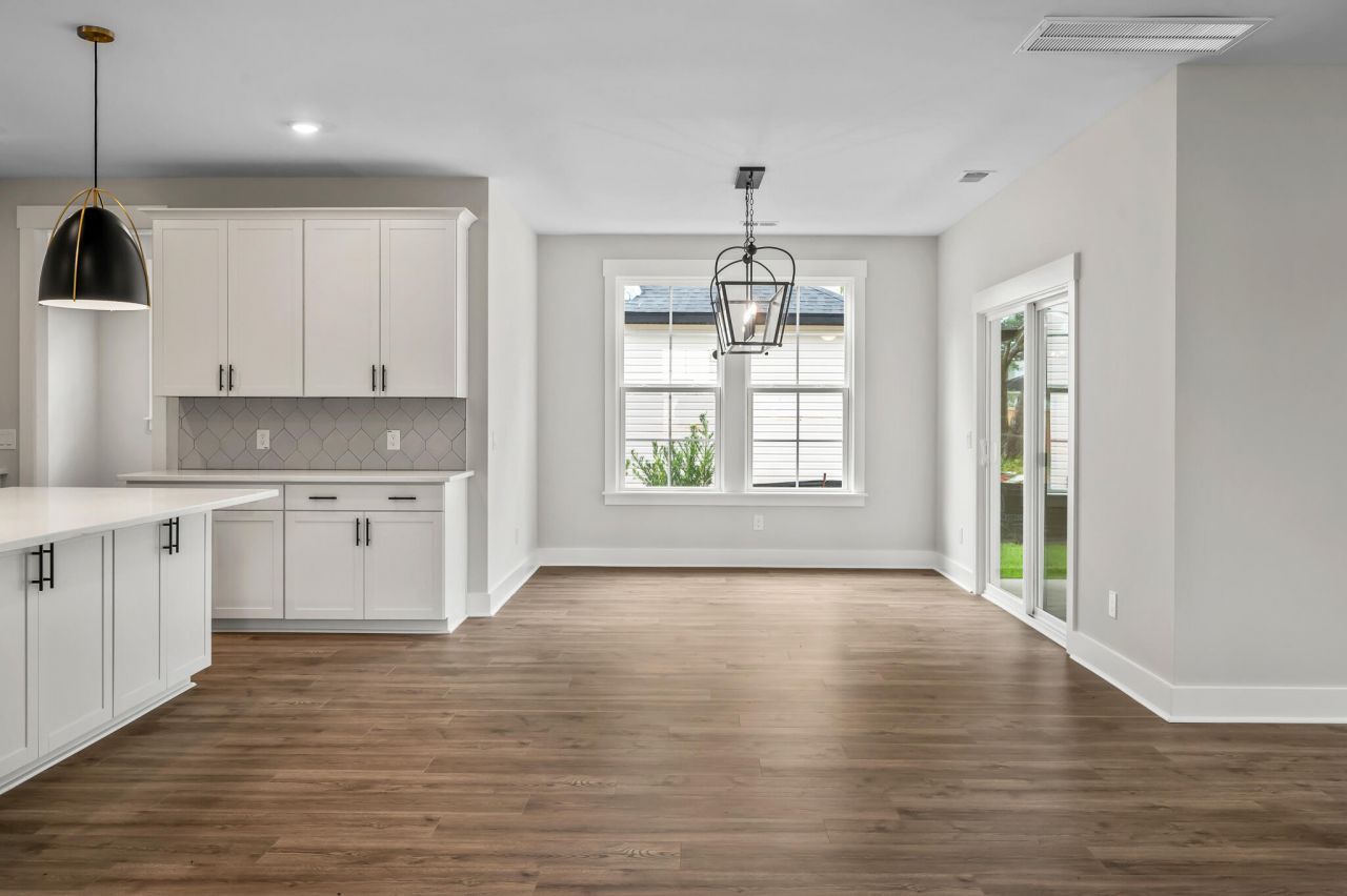 229 Creek Pointe Drive Photo 18