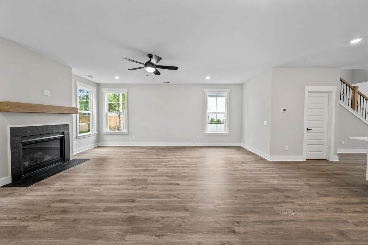 229 Creek Pointe Drive Photo 22