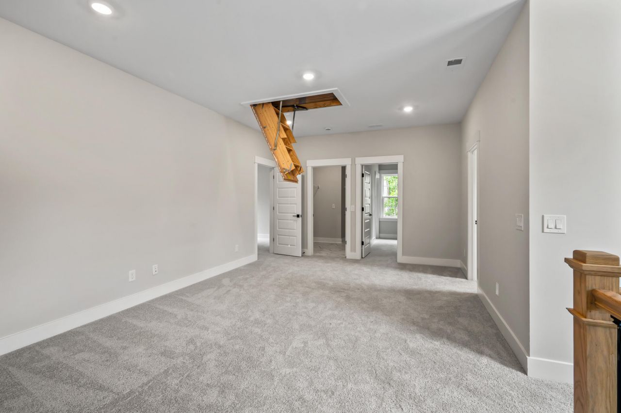 229 Creek Pointe Drive Photo 28