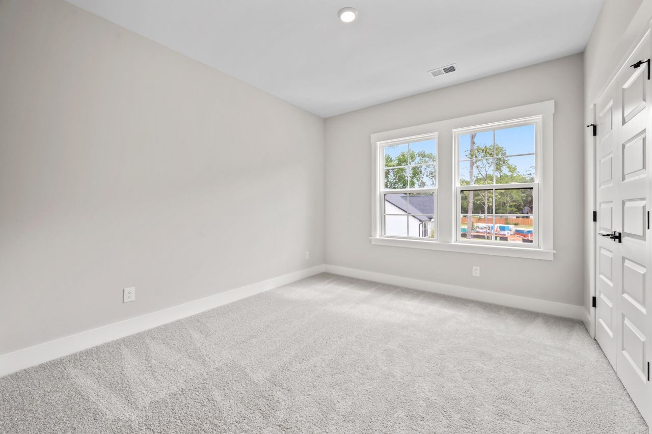 229 Creek Pointe Drive Photo 29