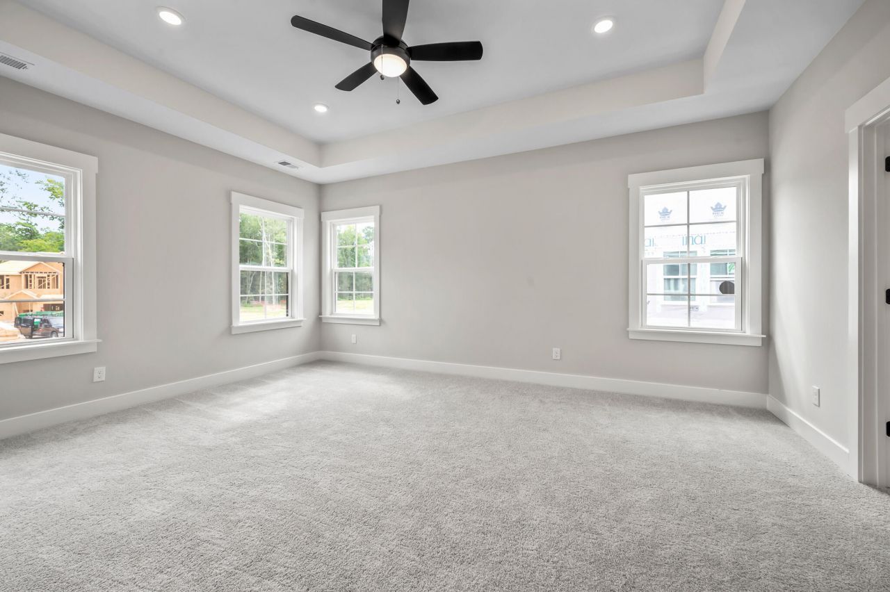 229 Creek Pointe Drive Photo 31