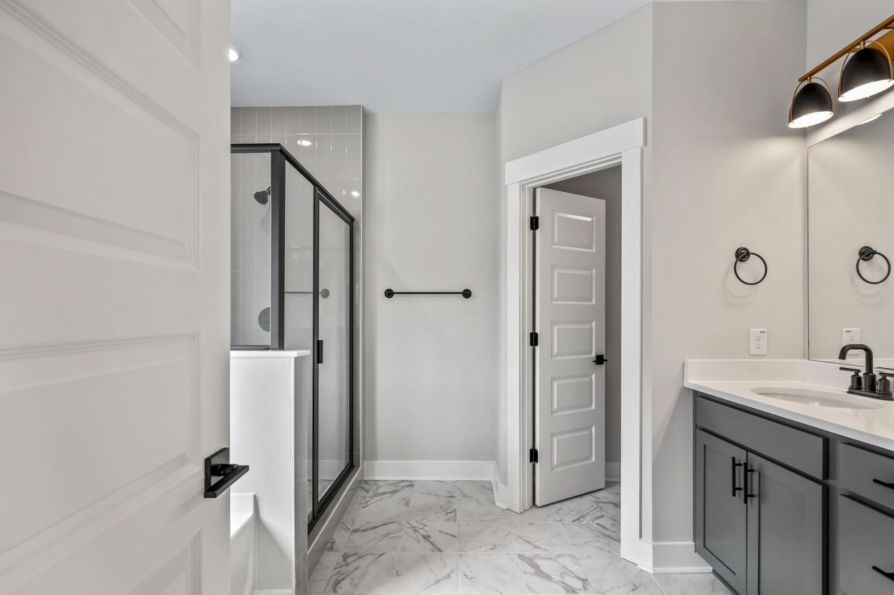 229 Creek Pointe Drive Photo 34